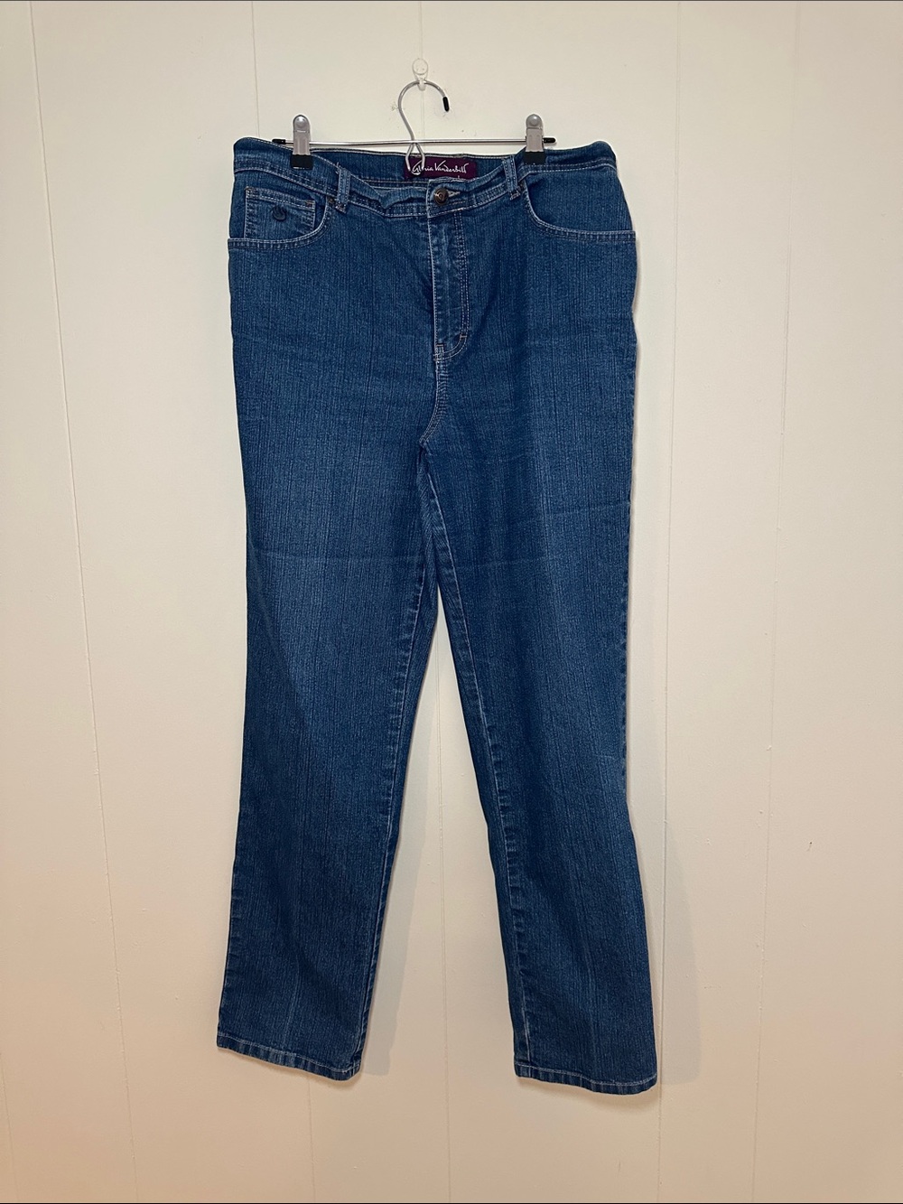 Vintage Gloria Vanderbilt Classic Straight-Leg Dark Blue Jeans